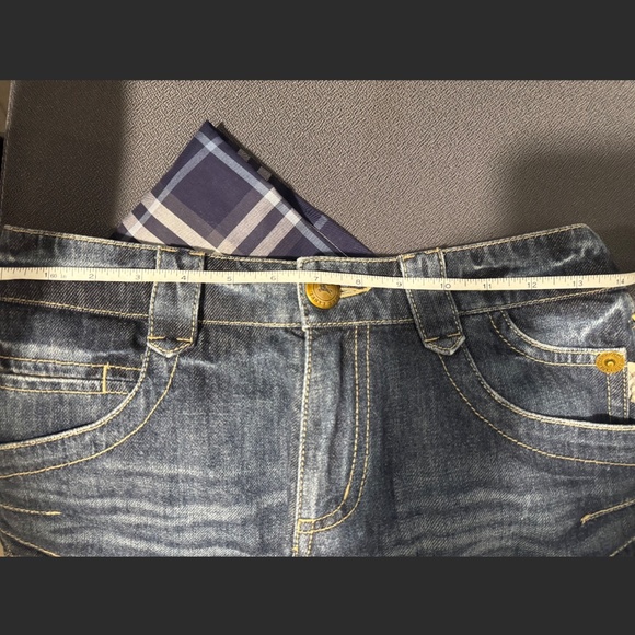 Authentic Burberry denim shorts size 38 - Picture 5 of 11